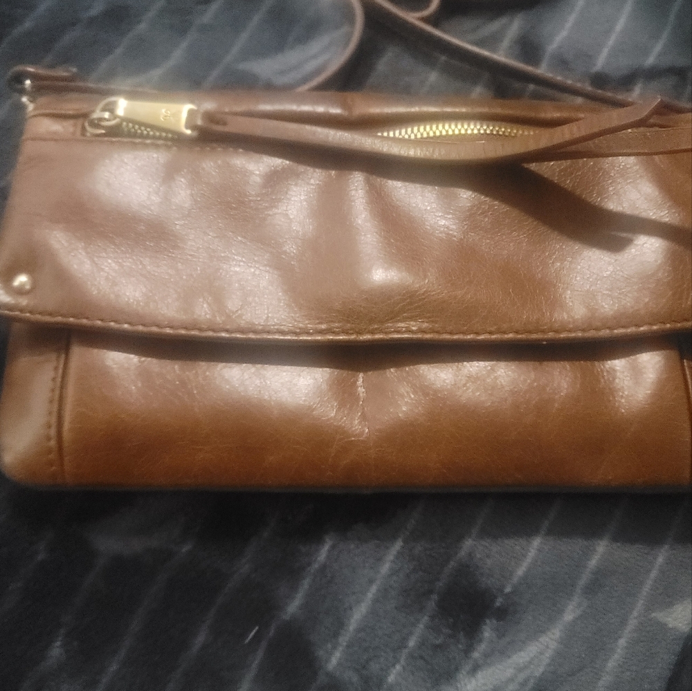 This Hobo International crossbody bag is perfect for any occasion, whether you'r